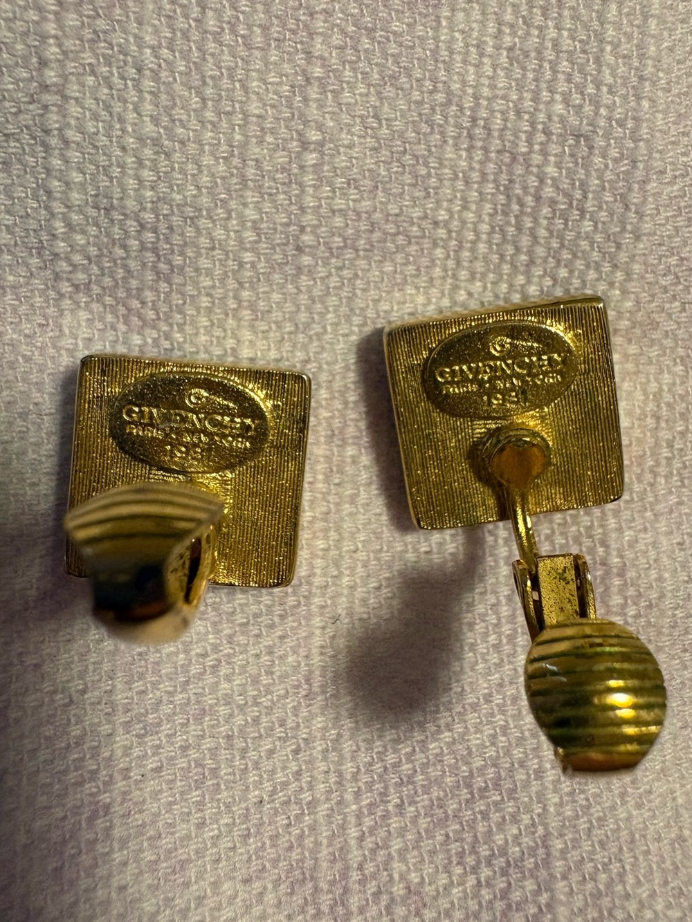 Givenchy Vintage Earrings Turquoise Blue & Gold Tone Clips signed 1981 - Picture 2 of 5